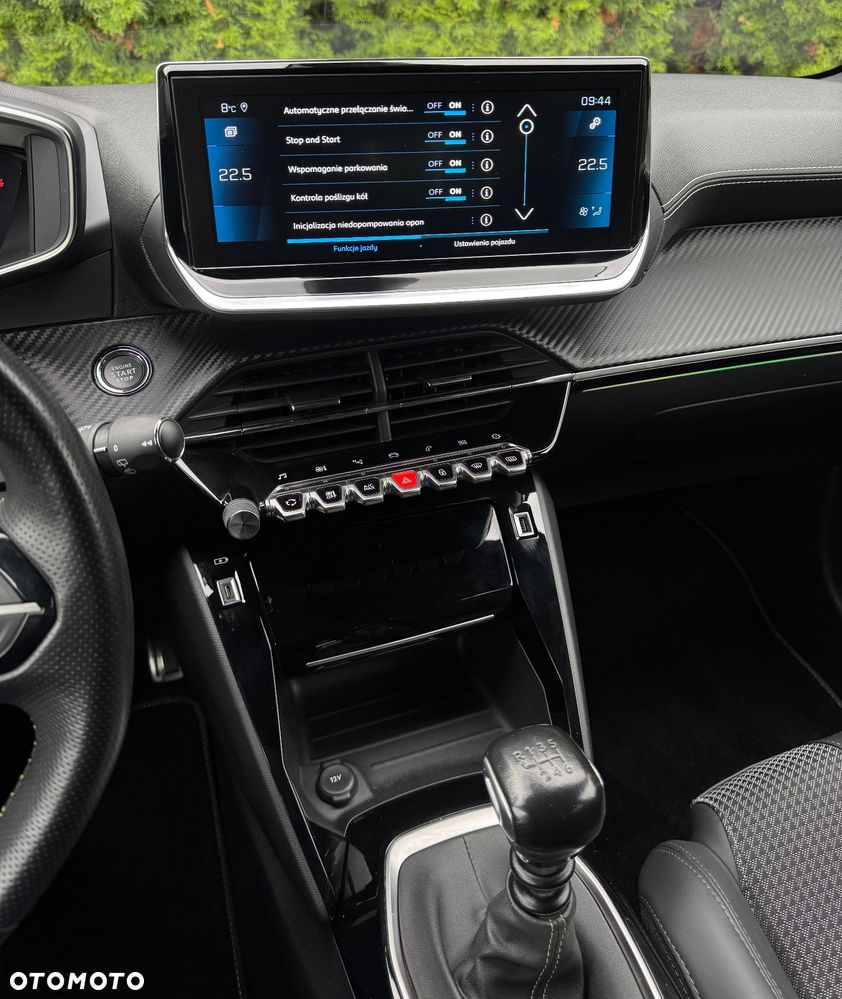 Peugeot 208 PureTech 100 GT - 26