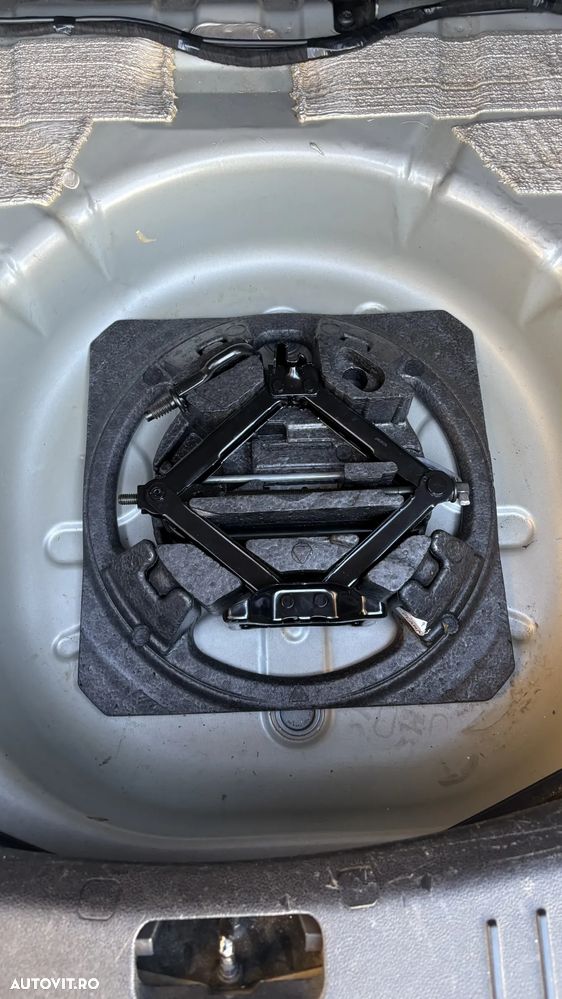 Ford Focus 1.6i Trend - 20