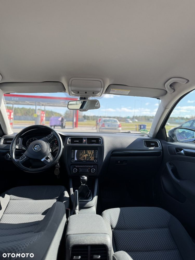 Volkswagen Jetta 1.2 TSI Comfortline - 25