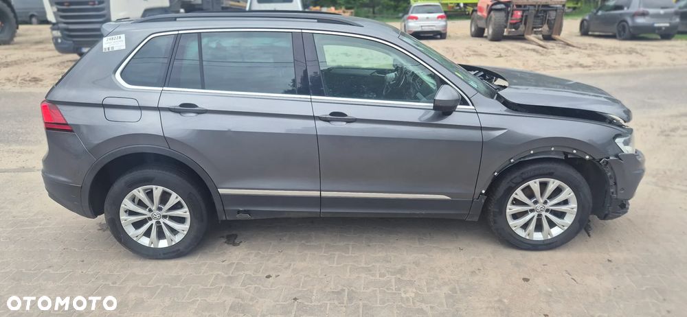 Volkswagen Tiguan - 6