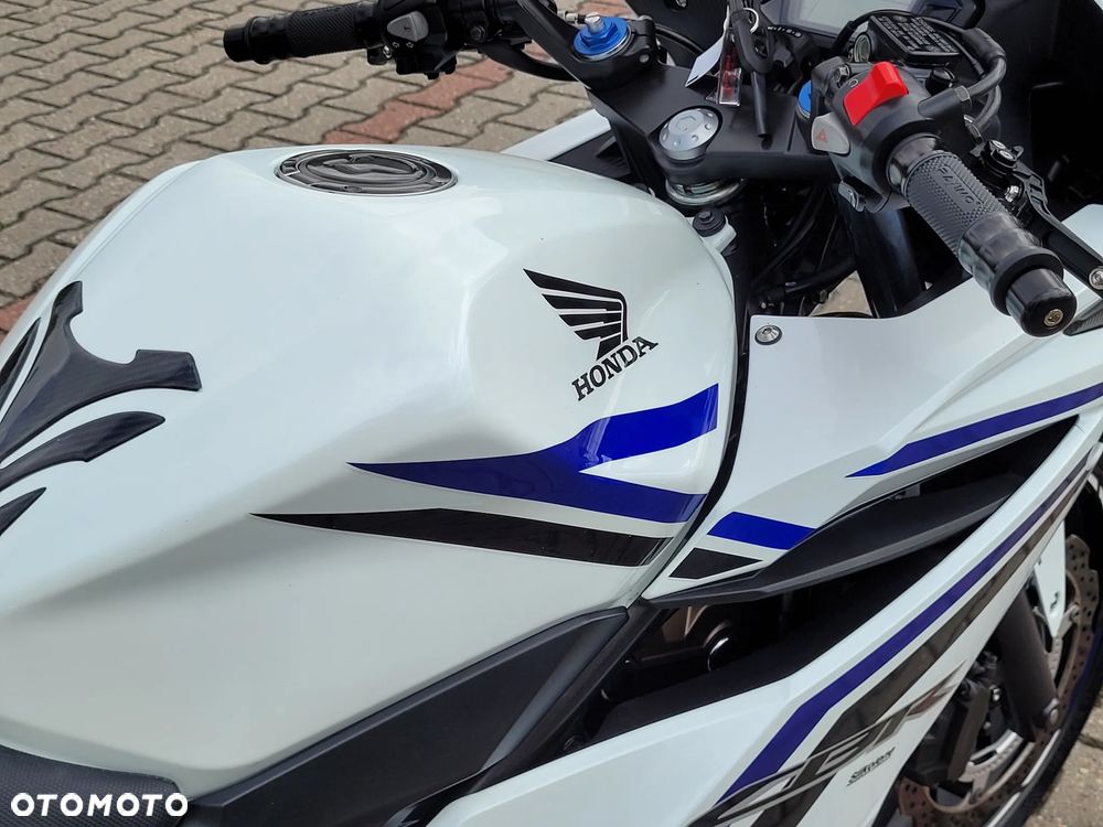 Honda CBR - 22