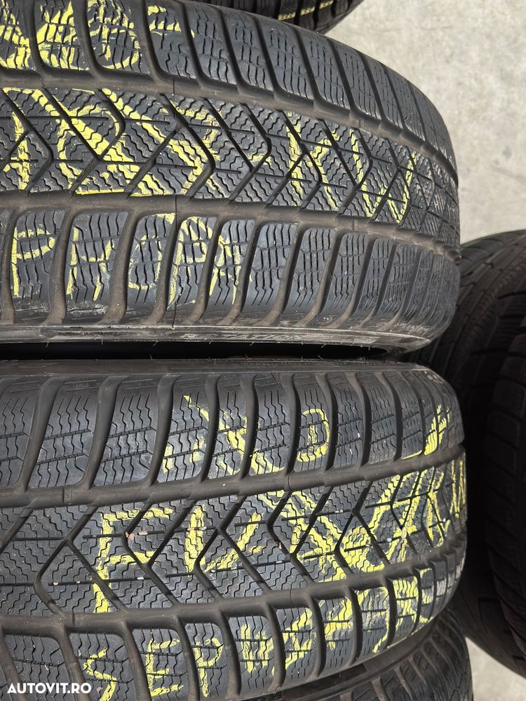 Vând 4 anvelope 225/45/19 Pirelli de iarnă cu runflat ca noi - 2