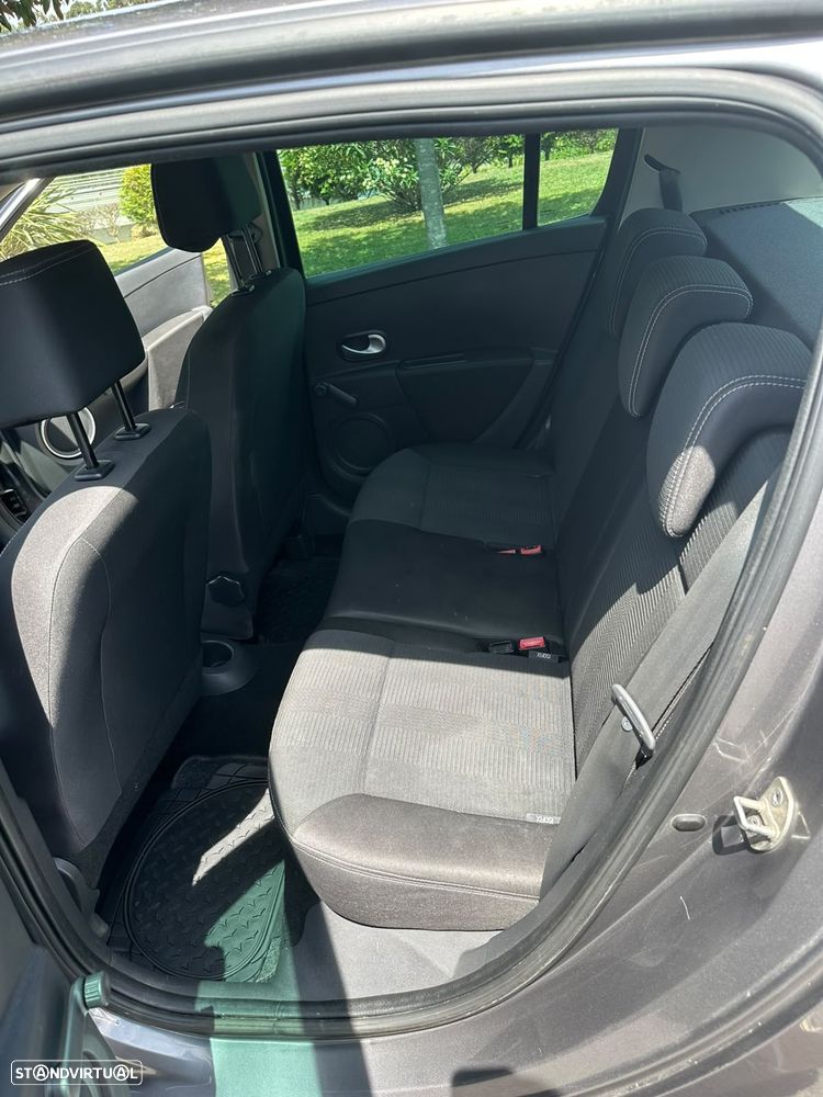 Renault Clio 1.2 16V Dynamique - 8
