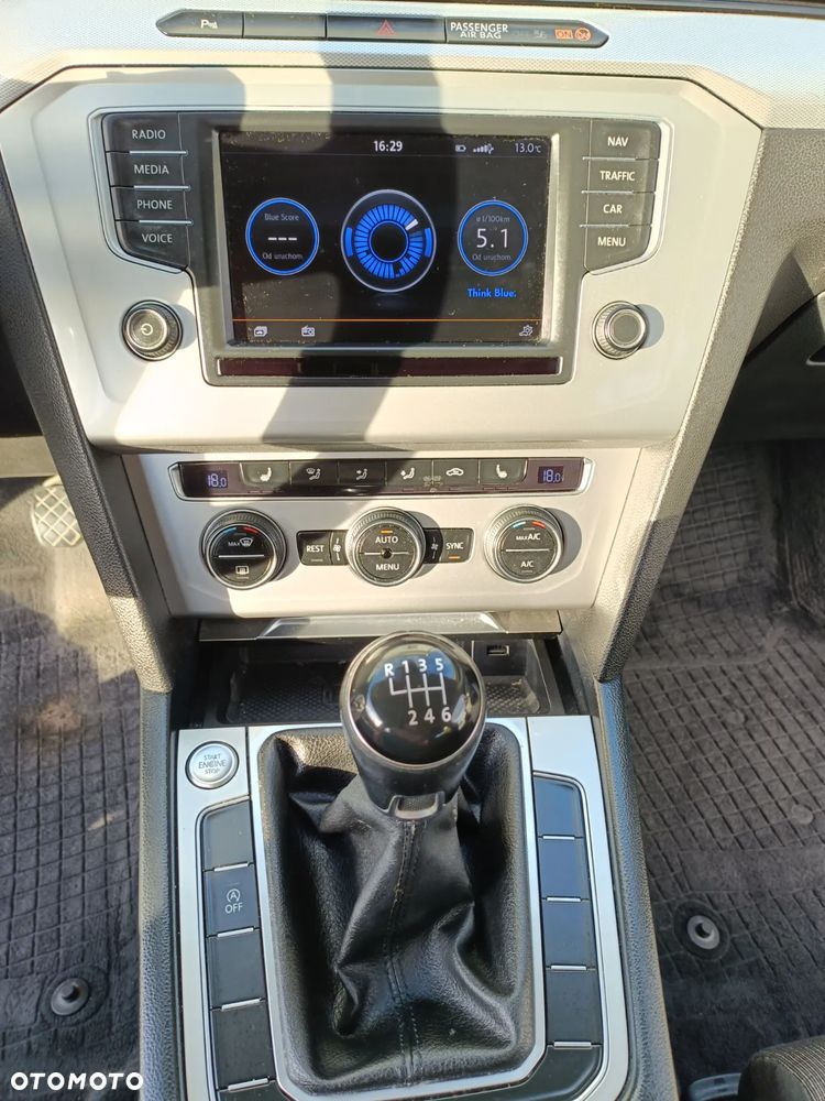 Volkswagen Passat Variant 2.0 TDI (BlueMotion Technology) Trendline - 21