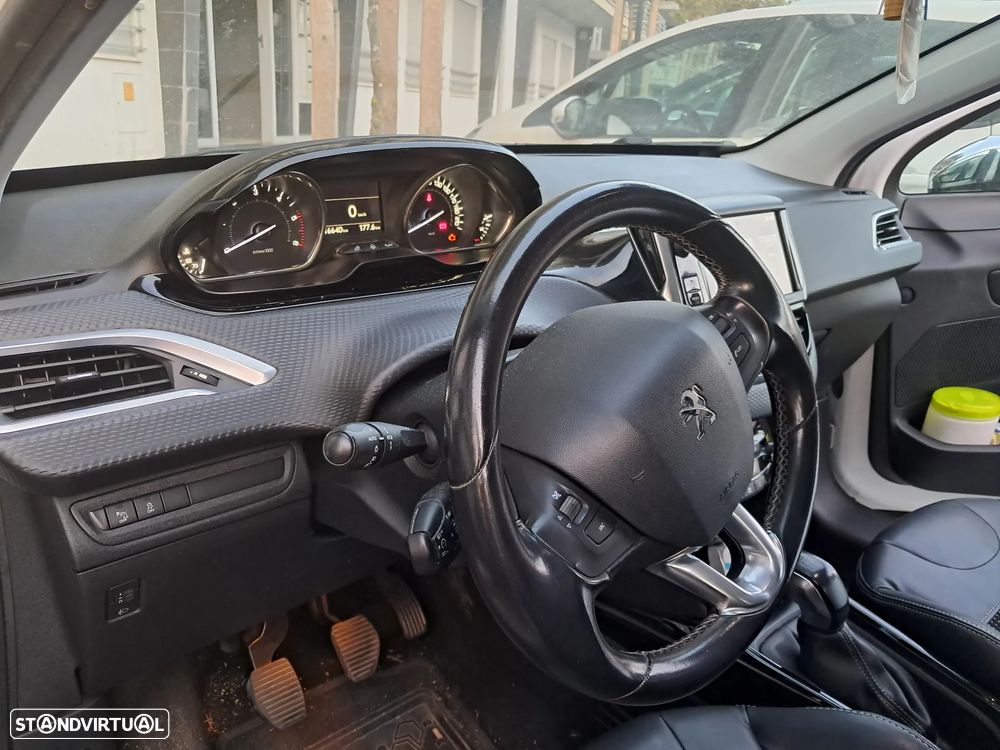 Peugeot 2008 1.6 BlueHDi Allure - 7