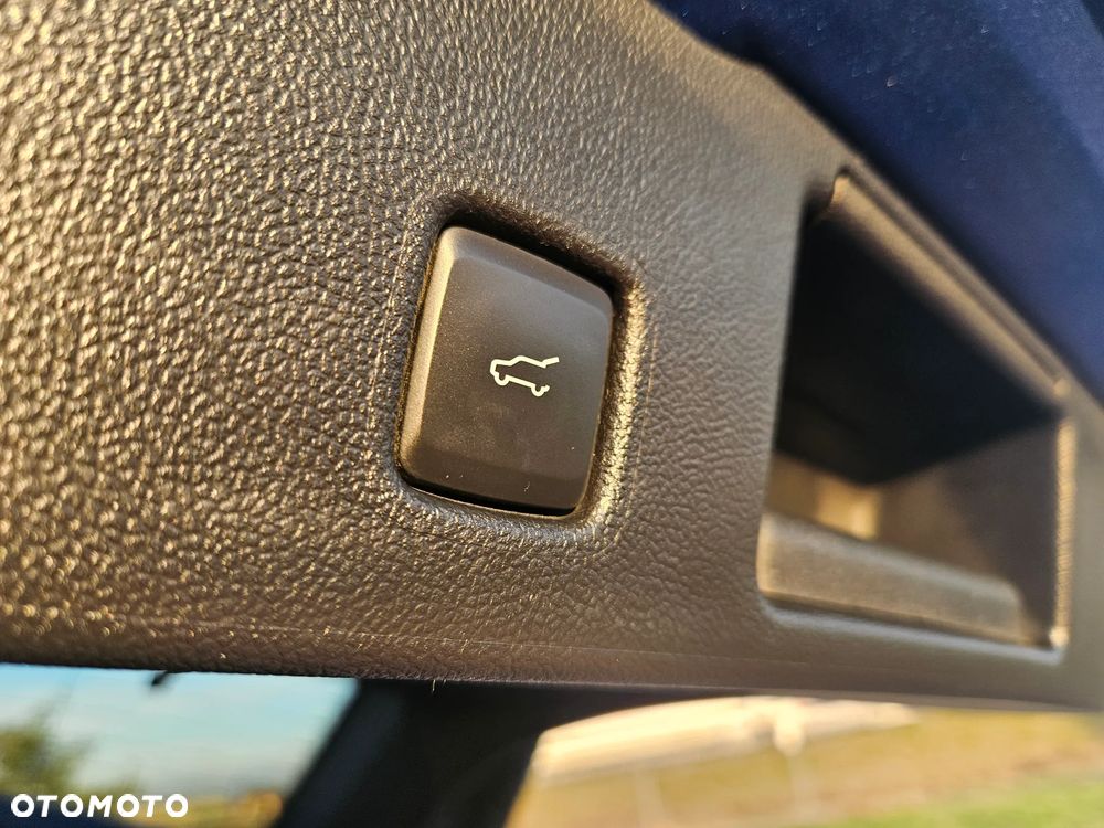 Ford Kuga 2.5 Duratec FHEV TITANIUM - 9
