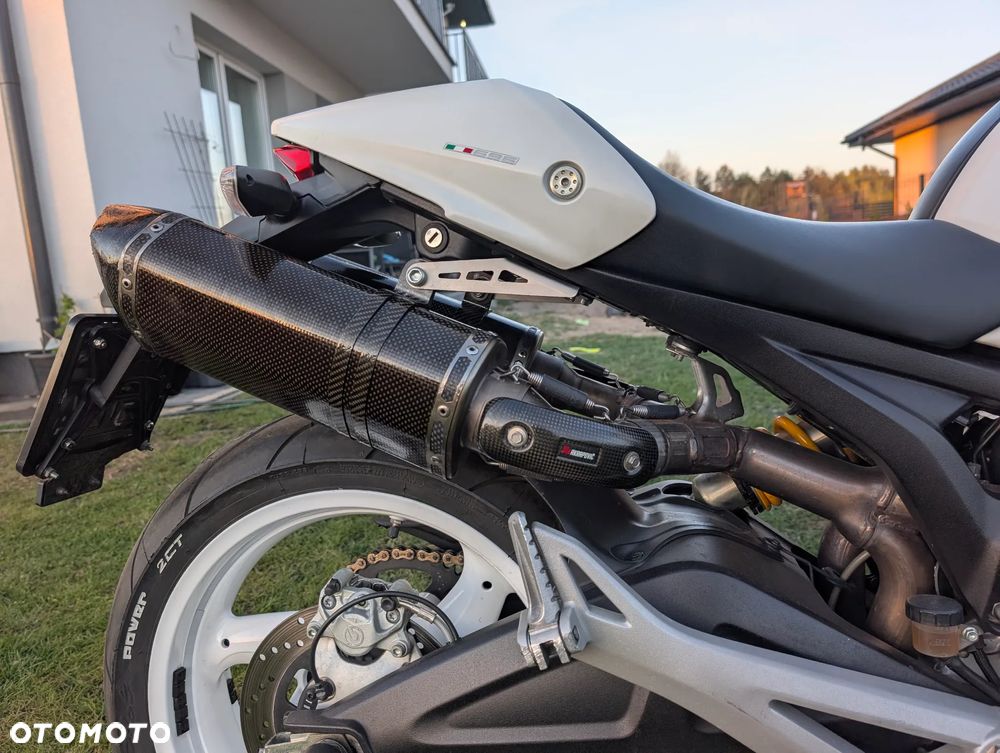 Ducati Monster - 11