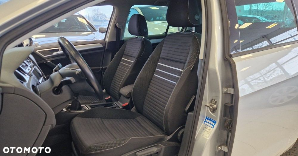 Volkswagen Golf - 13