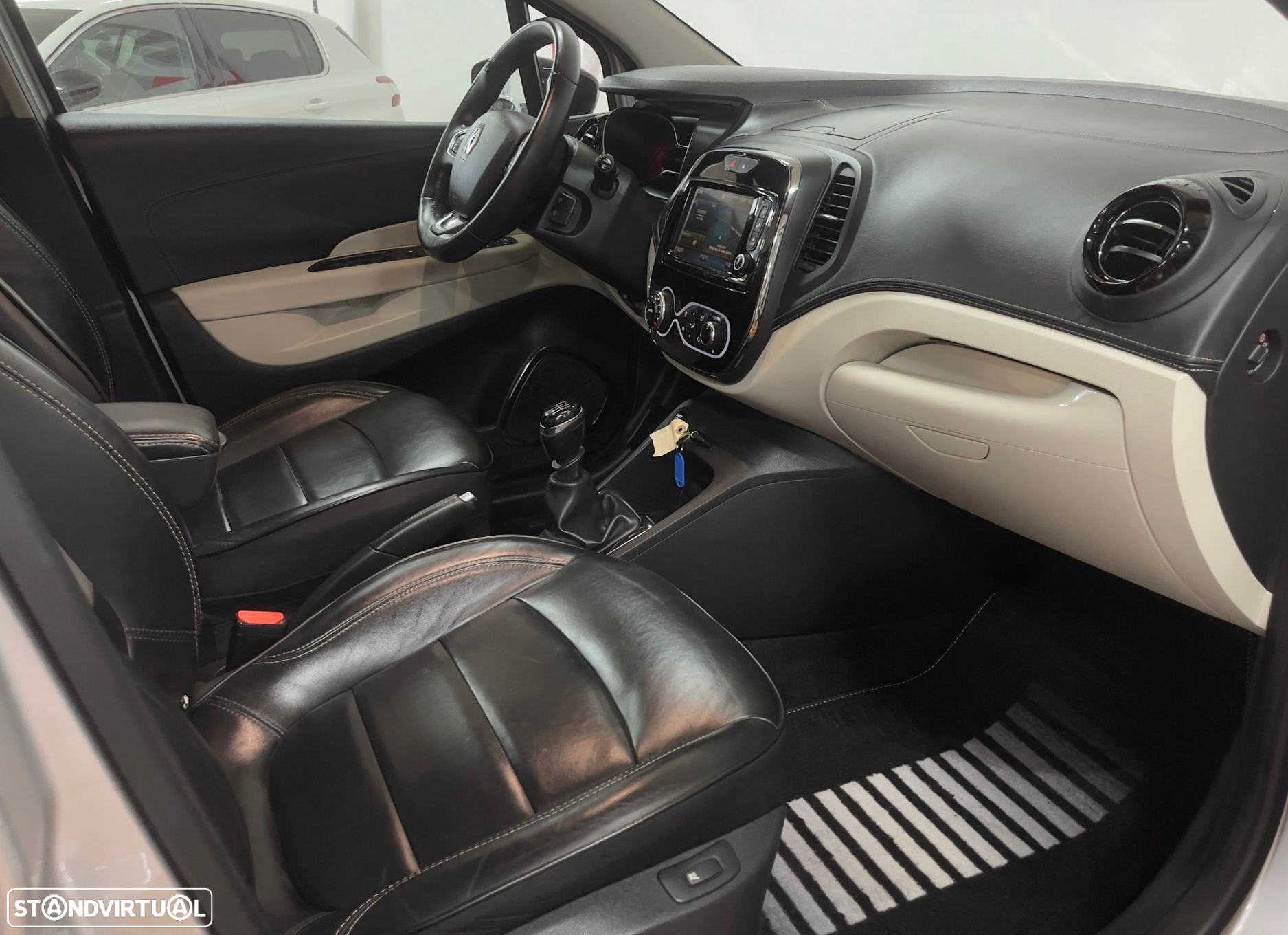 Renault Captur 1.3 TCe Initiale Paris - 6