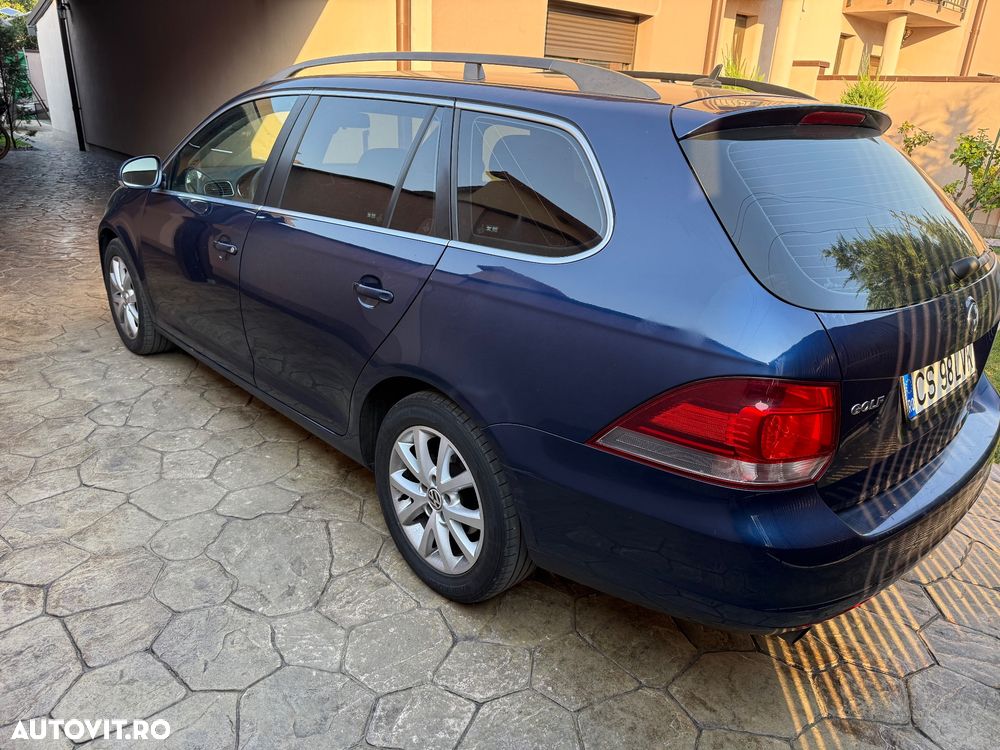 Volkswagen Golf - 6