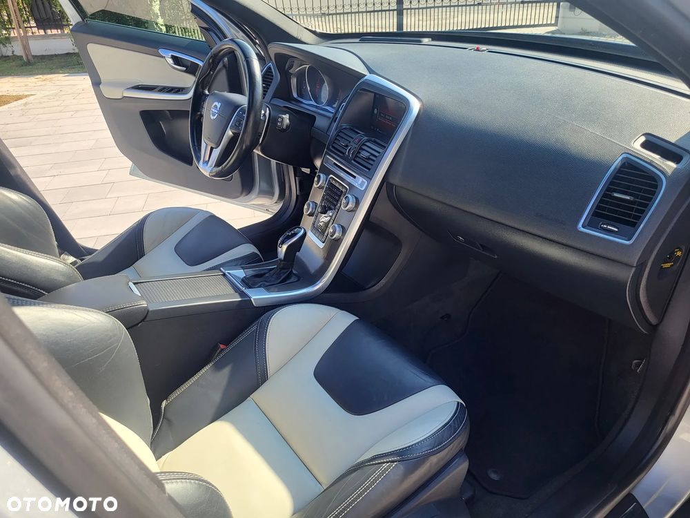 Volvo XC 60 D4 Drive-E Momentum - 31