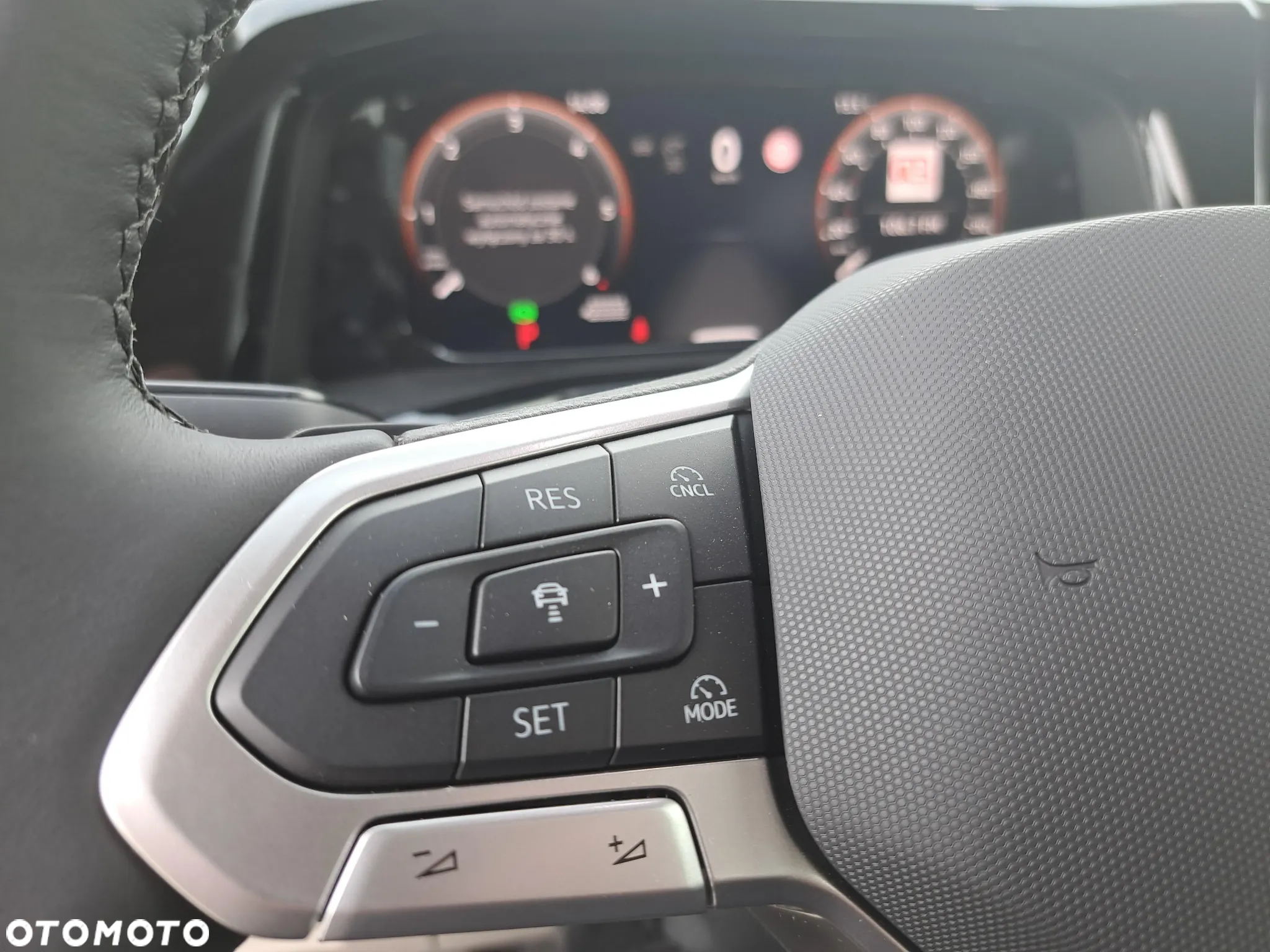 Volkswagen Multivan 2.0 TDI L2 Style DSG - 8