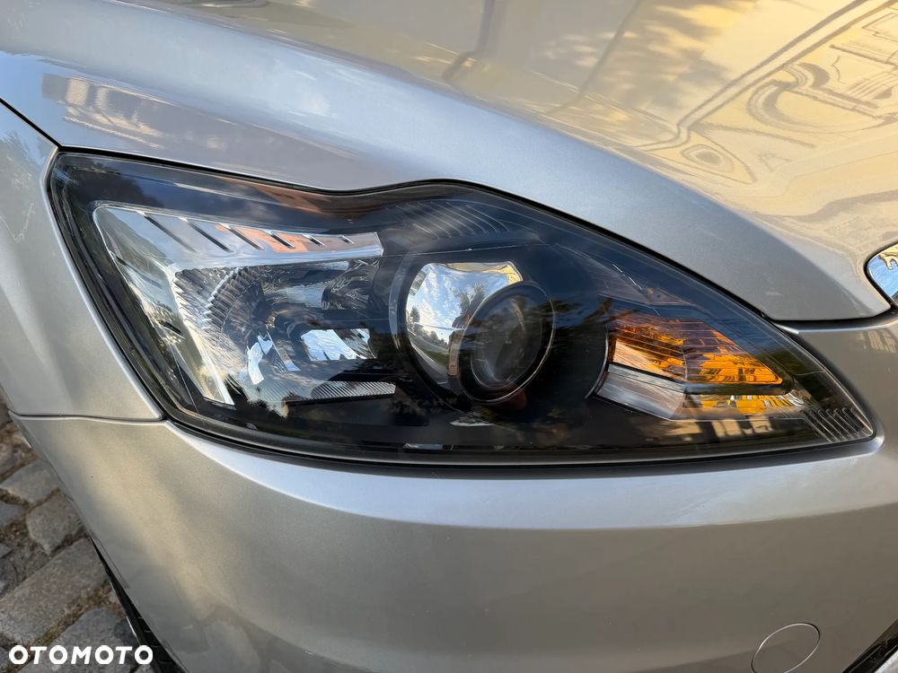 Ford Focus 1.6 Ti-VCT Titanium - 32