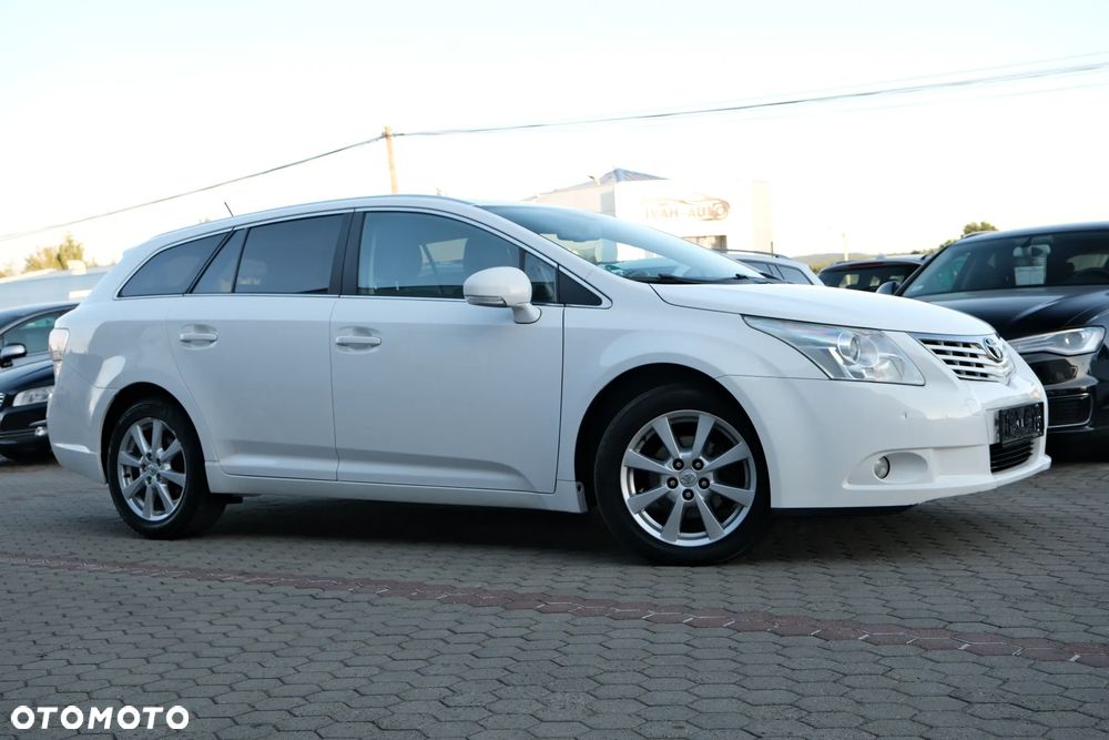 Toyota Avensis 1.8 Luna - 18