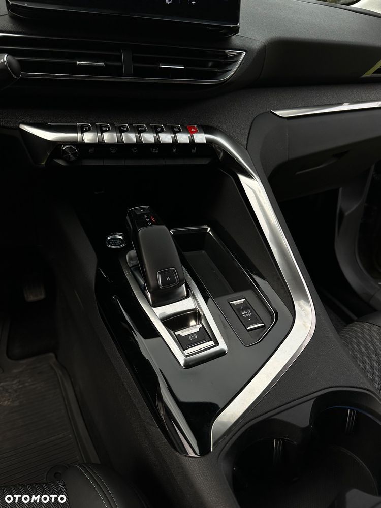 Peugeot 3008 1.2 PureTech Allure Pack S&S EAT8 - 24