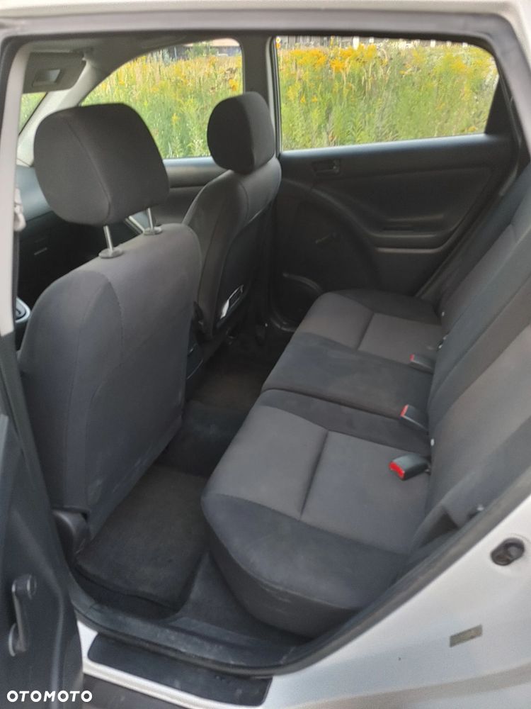 Pontiac Vibe - 11