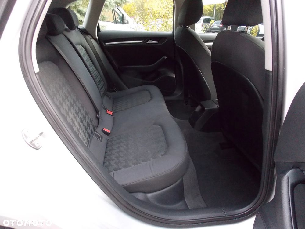 Audi A3 Sportback 1.6 TDI Attraction - 15