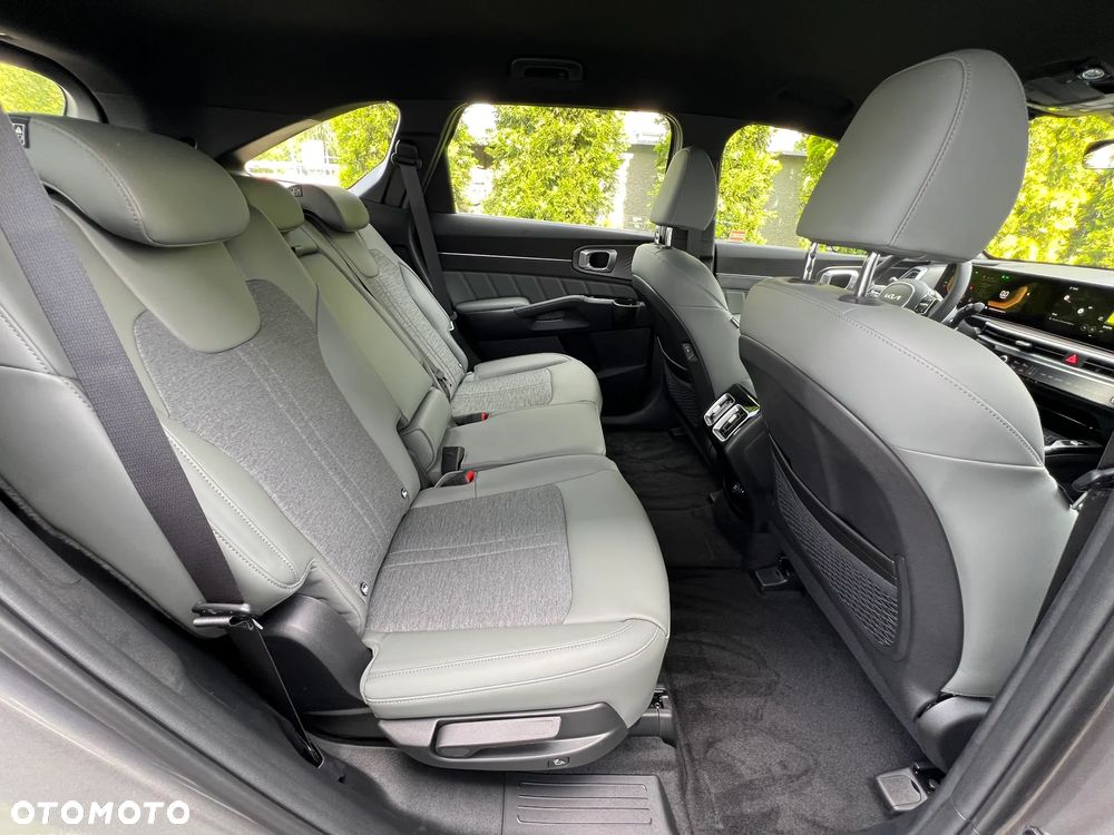 Kia Sorento 1.6 T-GDI HEV L 7os - 21