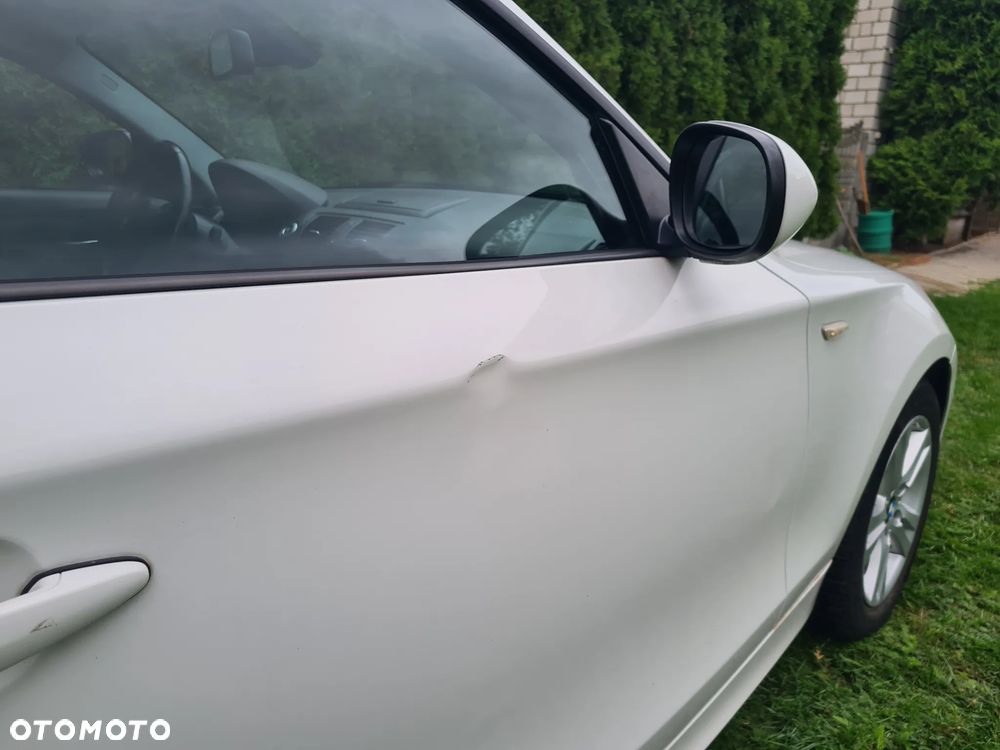 BMW Seria 1 120i - 32