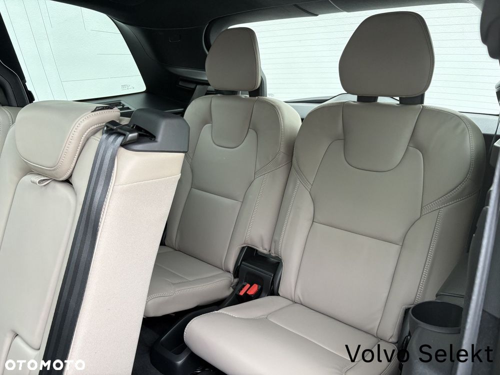 Volvo XC 90 - 30