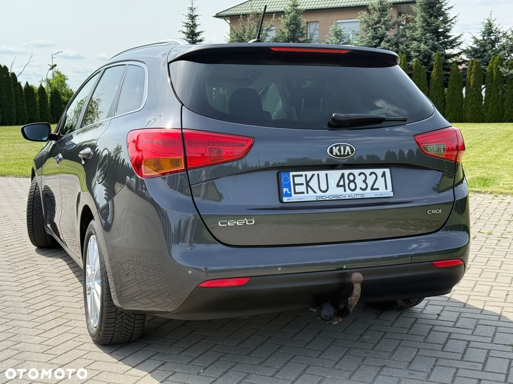 Kia Ceed - 10