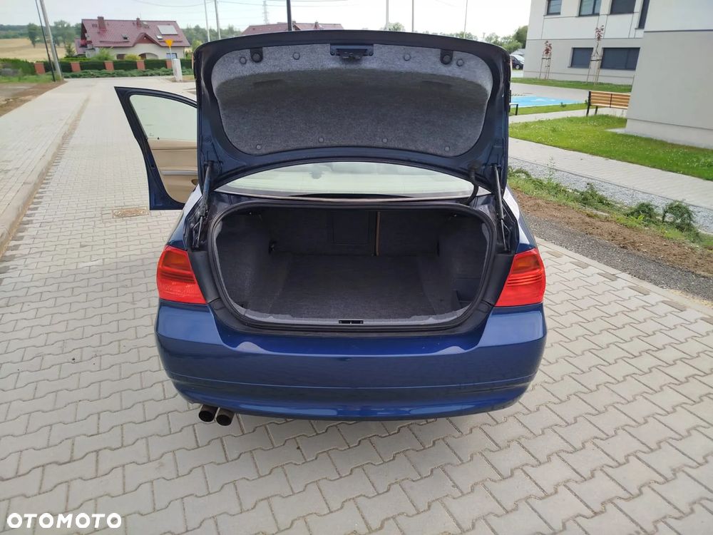 BMW Seria 3 325i - 12