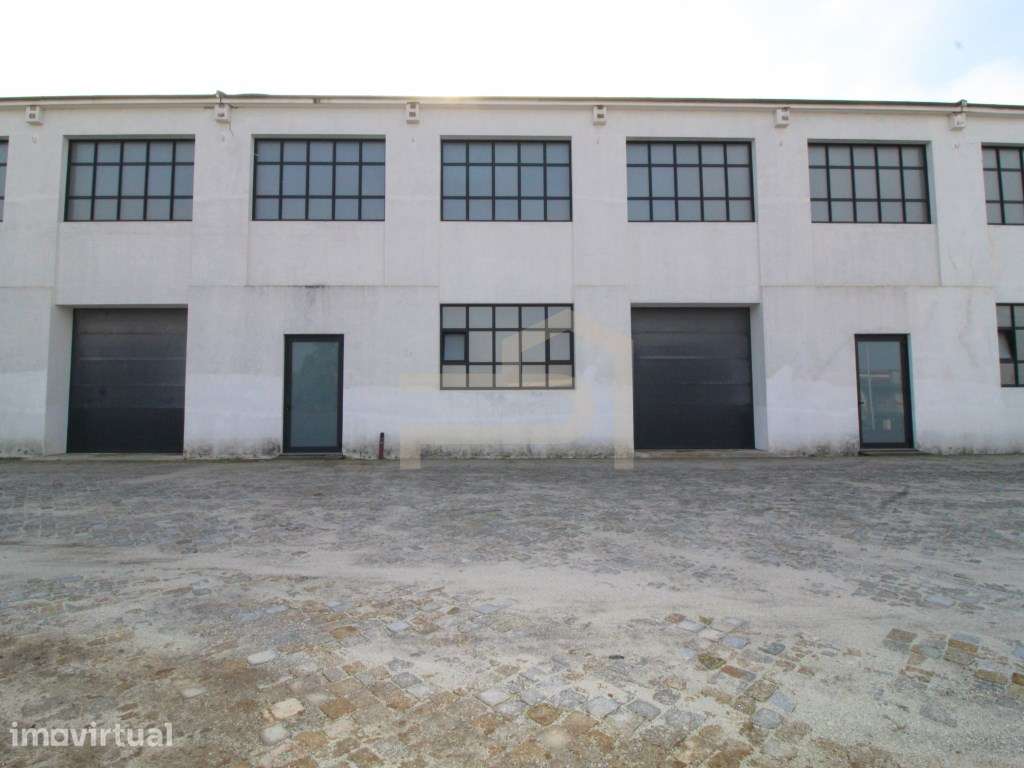 Arrenda-se armazém com 500 m2 restaurado. - Grande imagem: 2/19