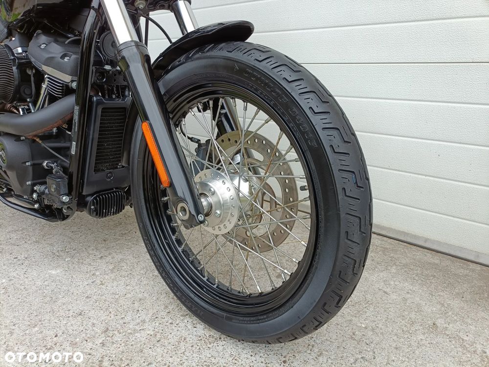 Harley-Davidson Softail Street Bob - 11