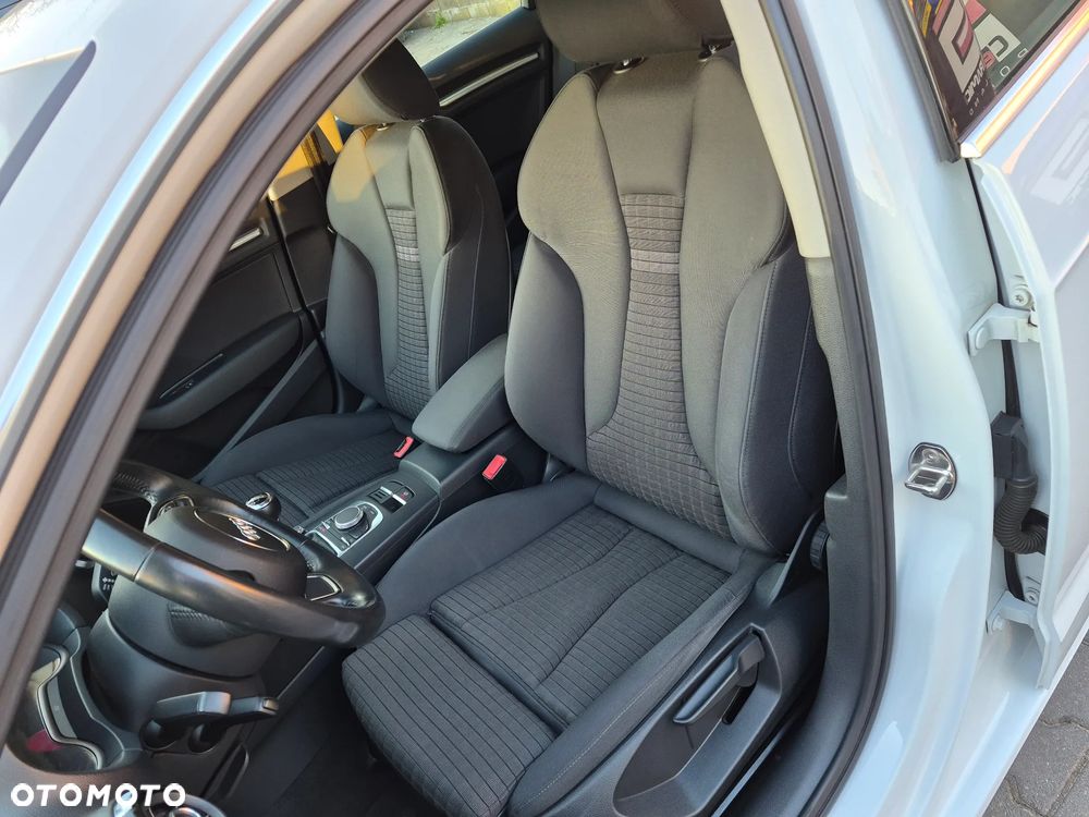 Audi A3 Sportback 1.4 TFSI S line Sportpaket - 16