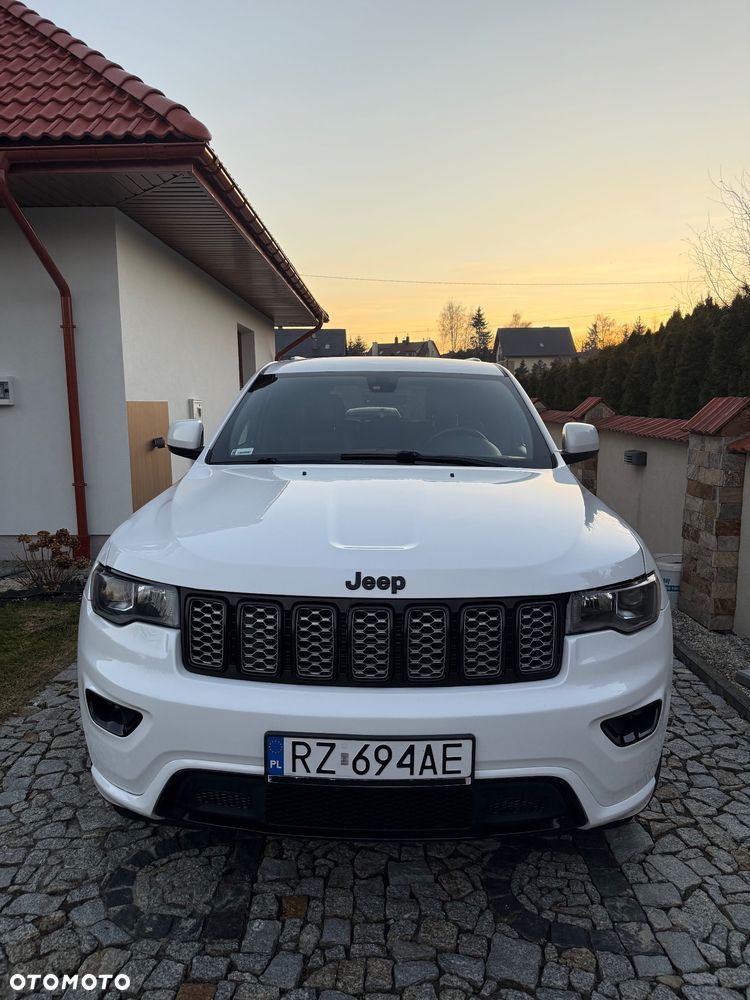 Jeep Grand Cherokee - 1