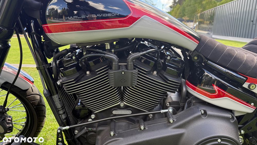 Harley-Davidson Softail Street Bob - 17