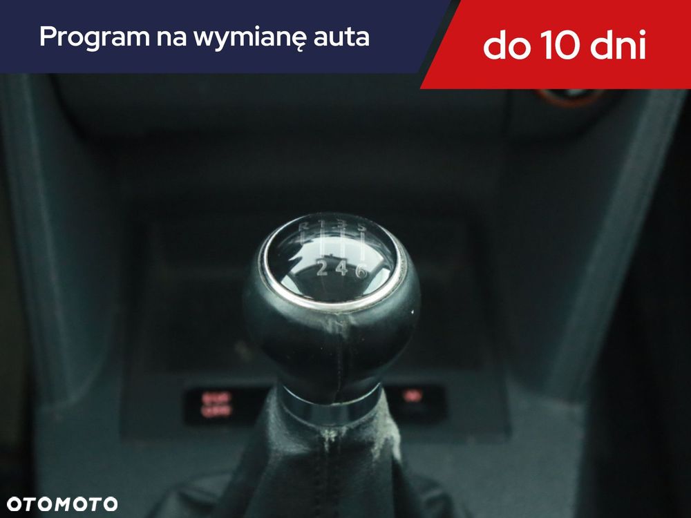 Volkswagen Touran - 14