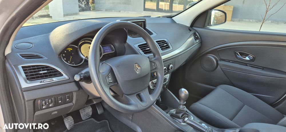 Renault Megane ENERGY dCi 110 Start & Stop Expression - 9