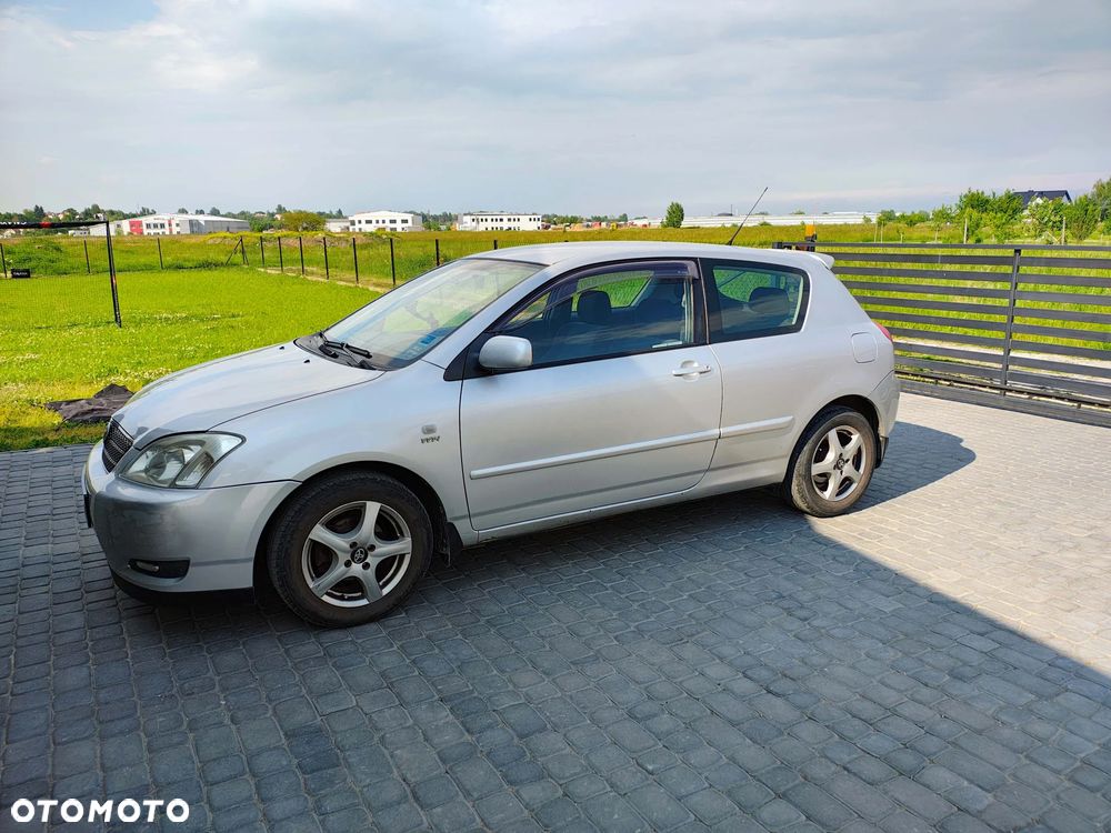 Toyota Corolla - 2