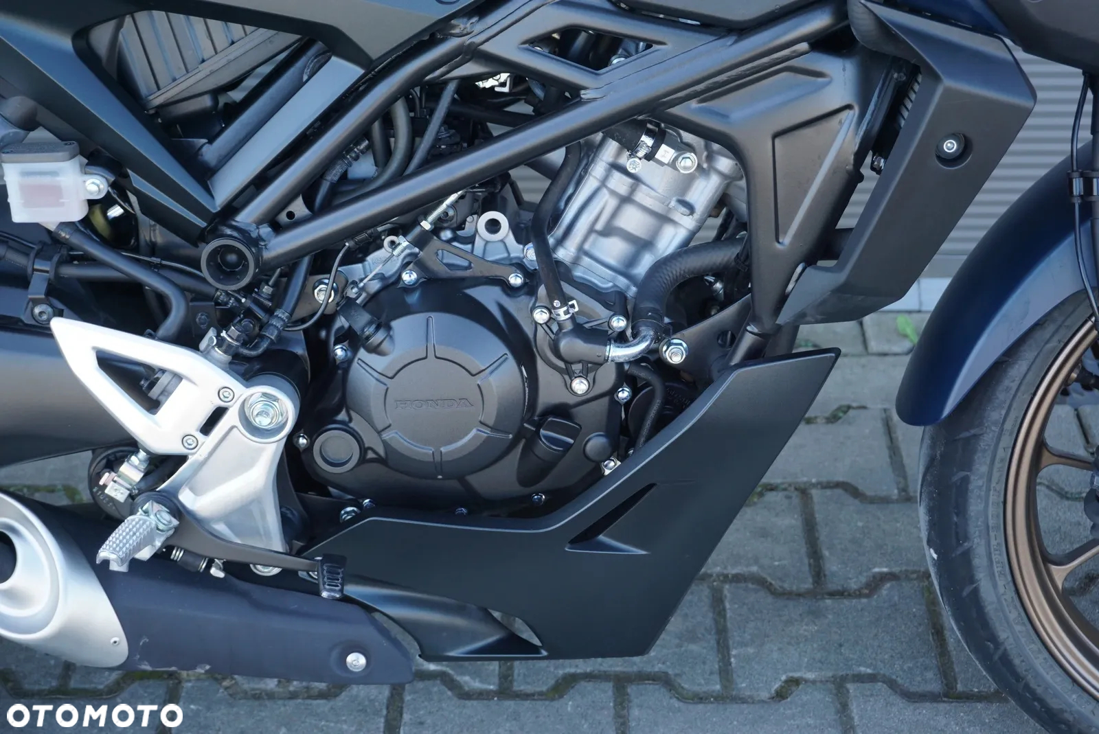 Honda CB - 16
