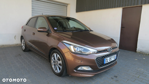 Hyundai i20 blue 1.2 YES Gold