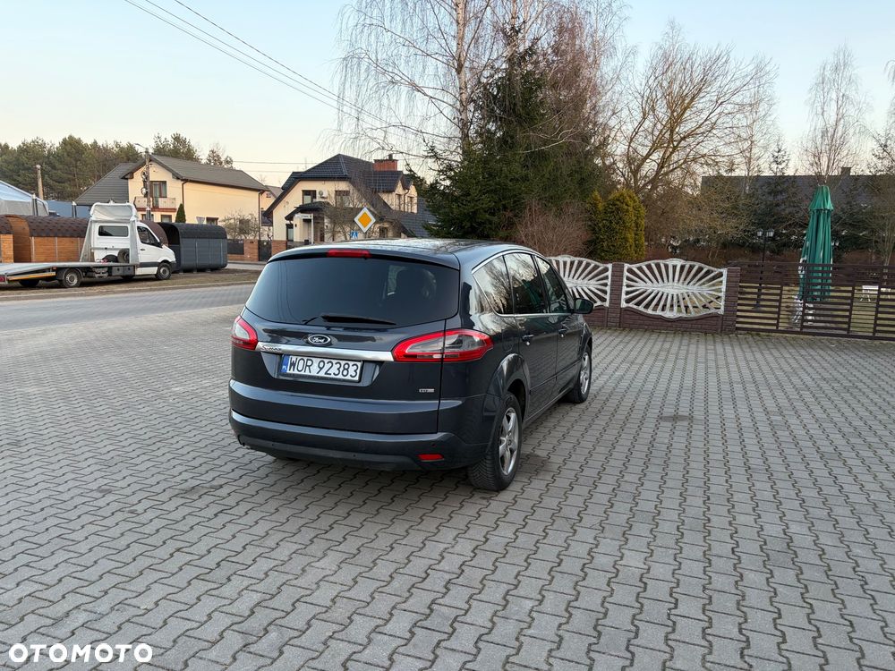 Ford S-Max - 13