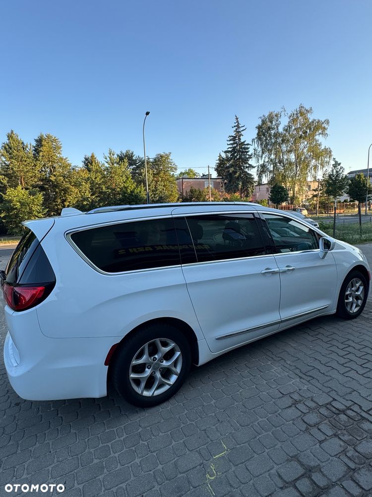 Chrysler Pacifica - 6