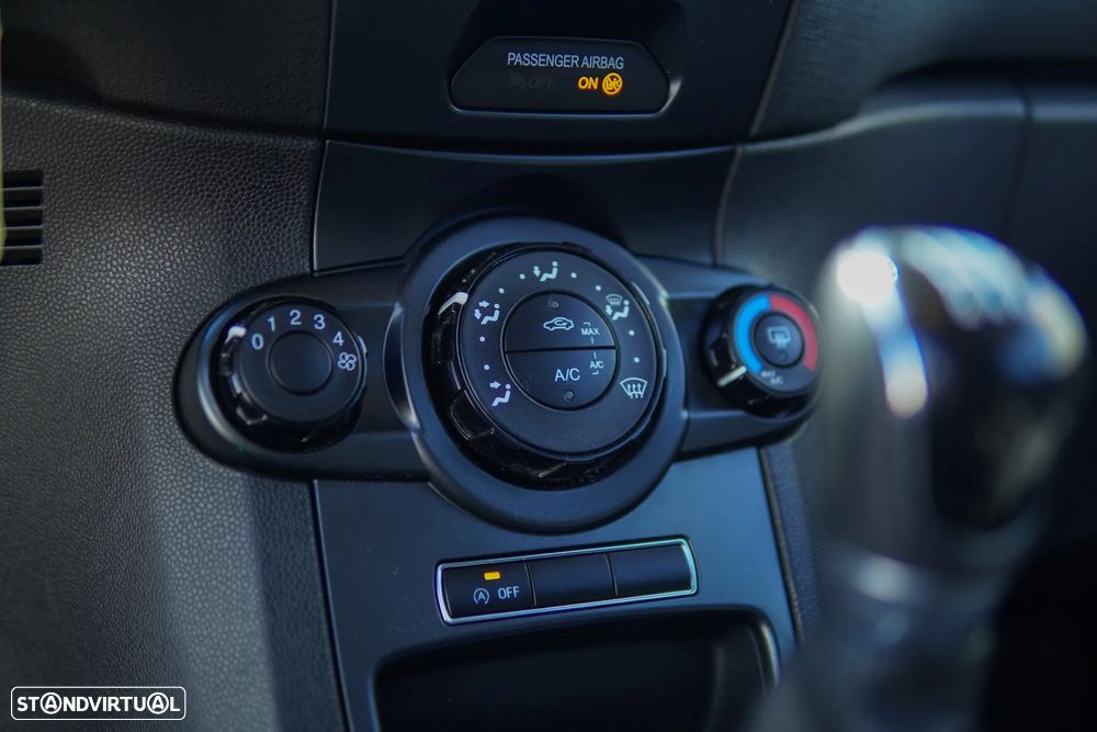 Ford Fiesta 1.5 TDCi Titanium ECOnetic - 46