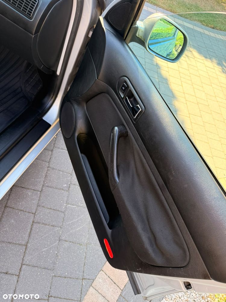 Volkswagen Golf 1.6 - 17