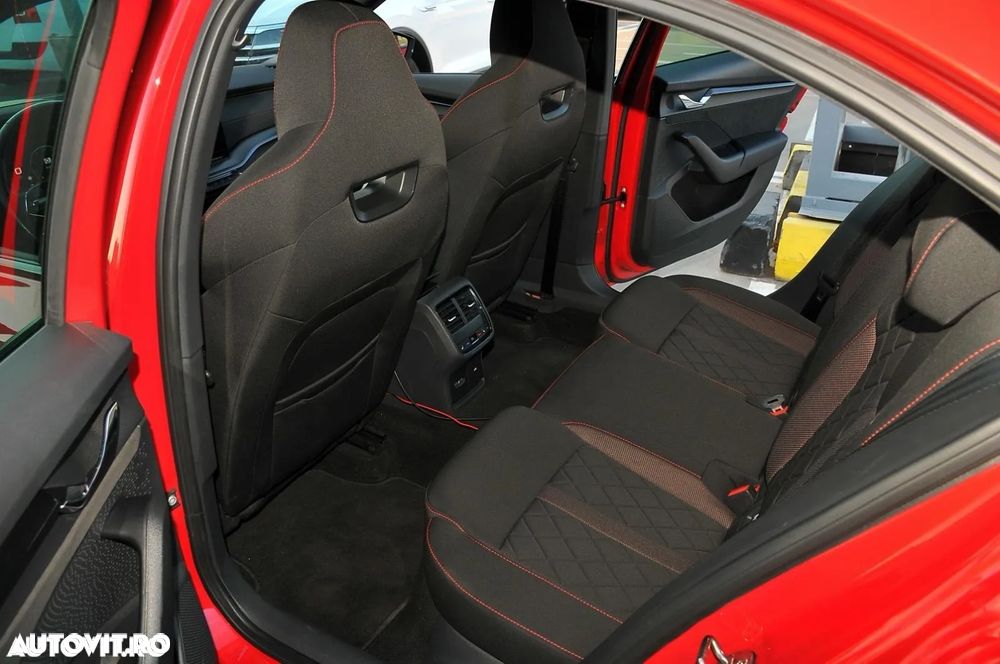 Skoda Octavia 2.0 TSI DSG RS - 12