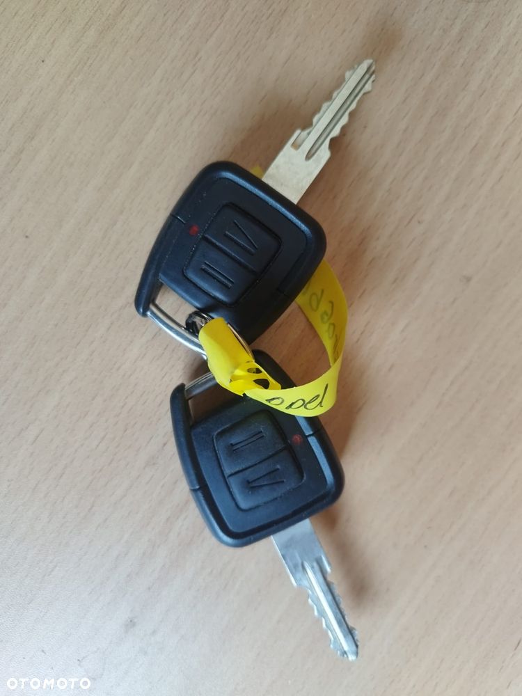 Opel Astra 1.6 GL / Start - 34