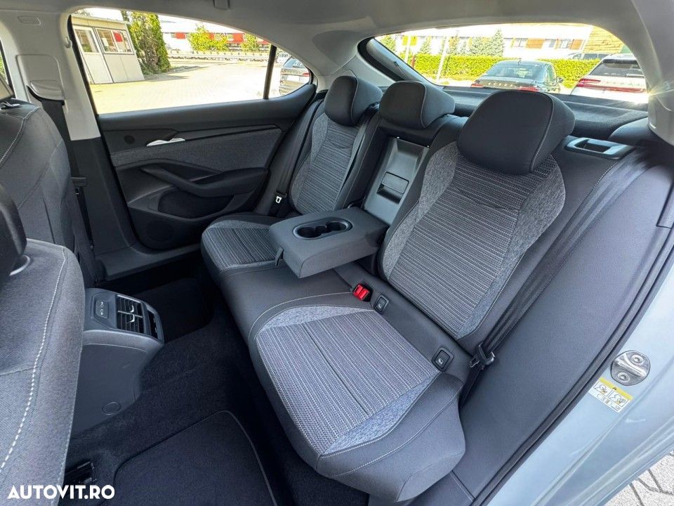 Skoda Superb 2.0 TDI DSG Selection - 34