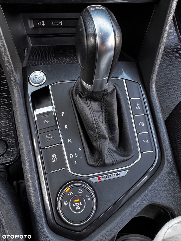 Volkswagen Tiguan - 23