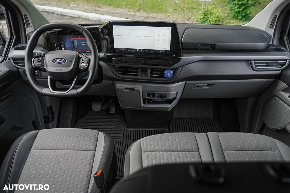 Ford Tourneo Custom Bus 320L 2.0 EcoBlue 170 CP 8AT L2H1 AWD Titanium - 13