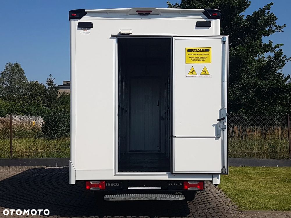 Iveco DAILY KONTENER NISKOPODŁOGOWY 4,43x2,23x2,42 SKLEP BAR KAMPER FOODTRUCK KLIMA KONIOWÓZ - 5