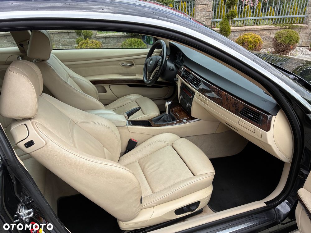 BMW Seria 3 325i - 11