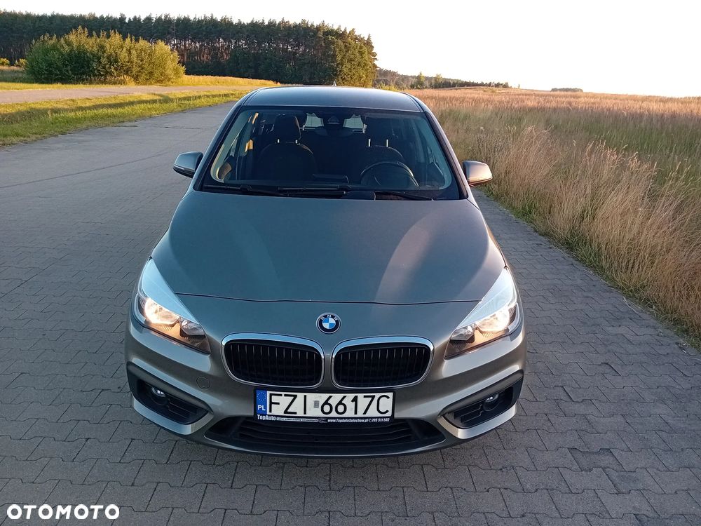 BMW Seria 2 218d - 13