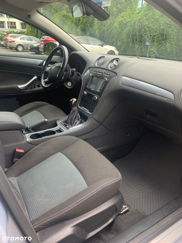 Ford Mondeo 2.0 Trend - 9