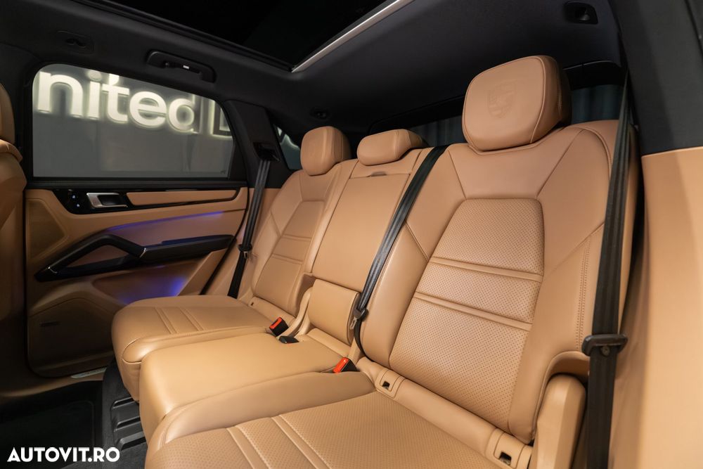 Porsche Cayenne - 33